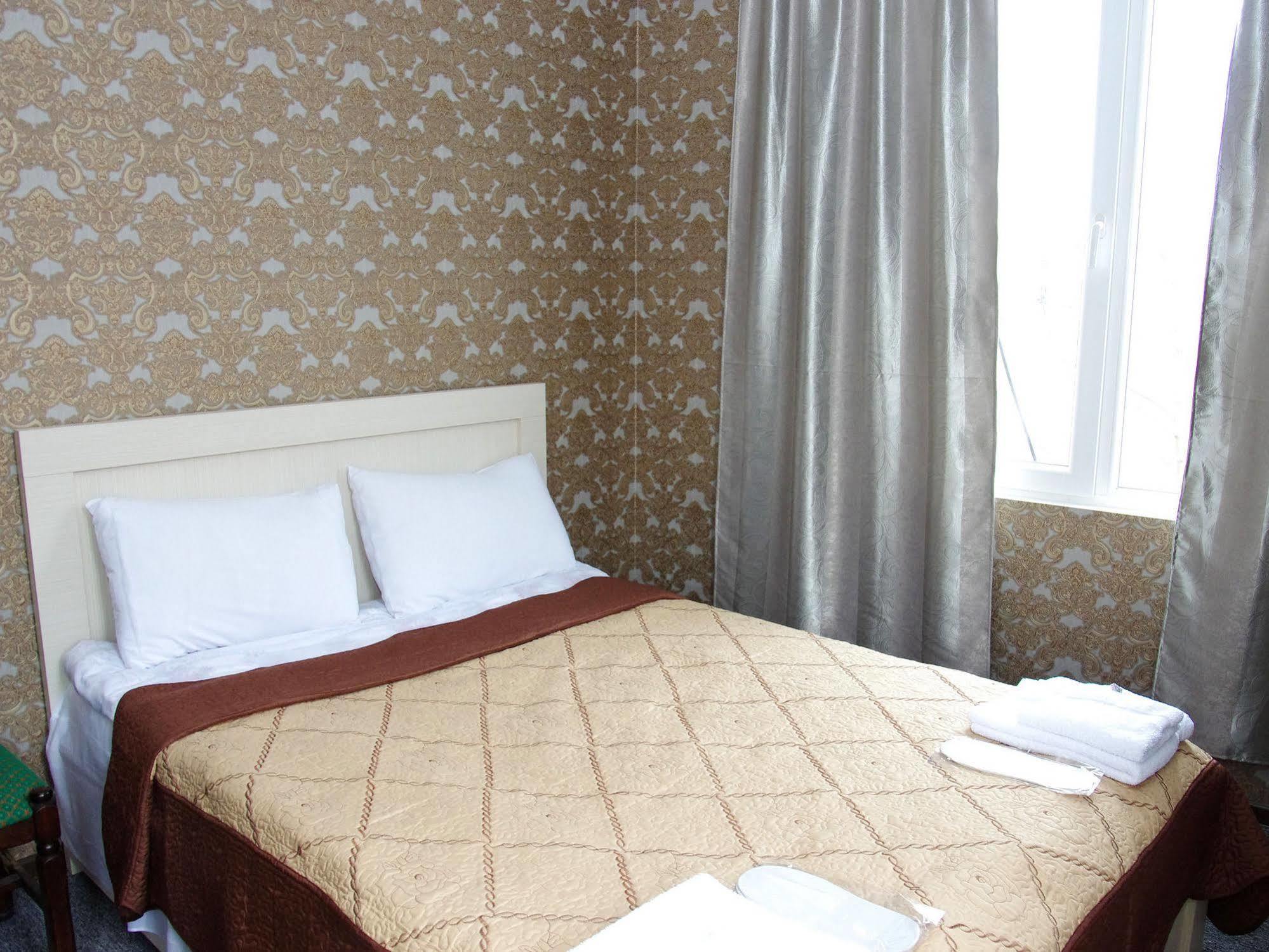 King Edward Hotel Тбилиси Экстерьер фото